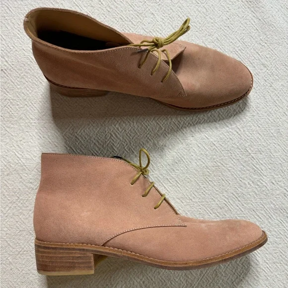 Anthropologie Huma Blanco Manuela Peach Suede Lace-Up Booties 10 - Picture 2 of 9